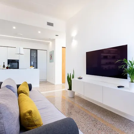 Adventura Penthouse Daire