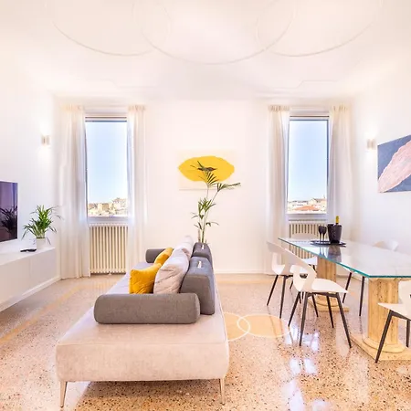 Adventura Penthouse Daire